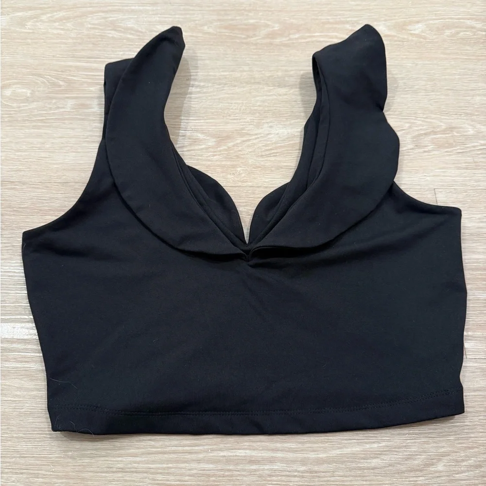 NWOT Susana Monaco Black Flutter Sleeve Crop Tank Top